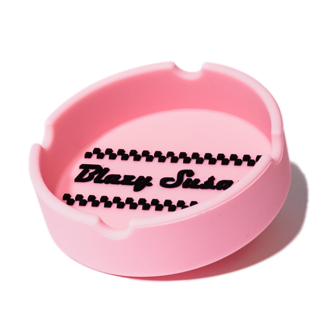 classic-ashtray-pink (1).jpg